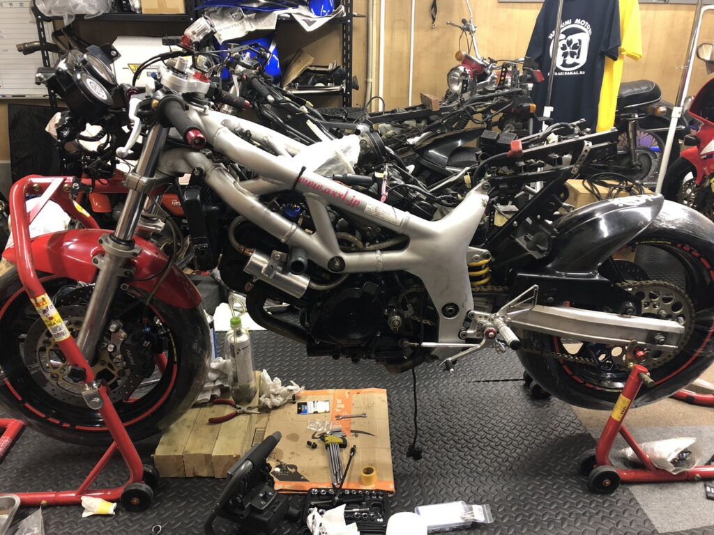 スズキ SV650S エンジン治療編 6/7 - ハツミモータース｜中古バイクと部品の買取と販売、サンドブラストによる錆除去、下地処理