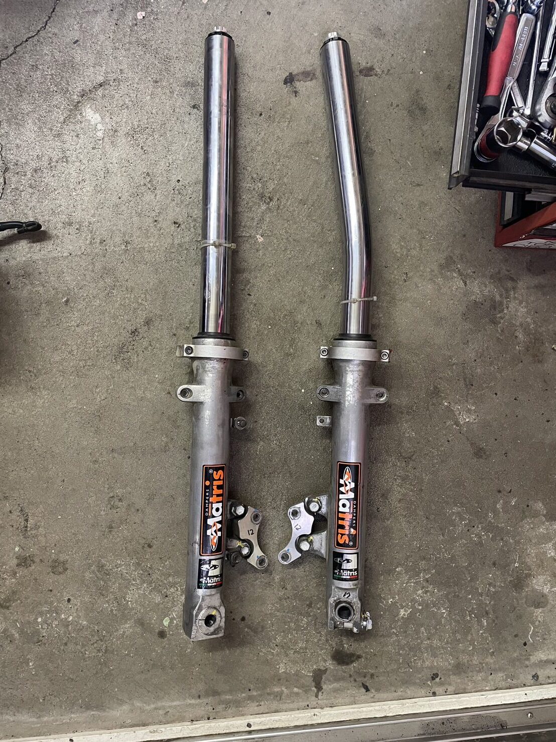 曲がったフロントフォーク